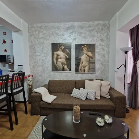 Miranda Apartment *